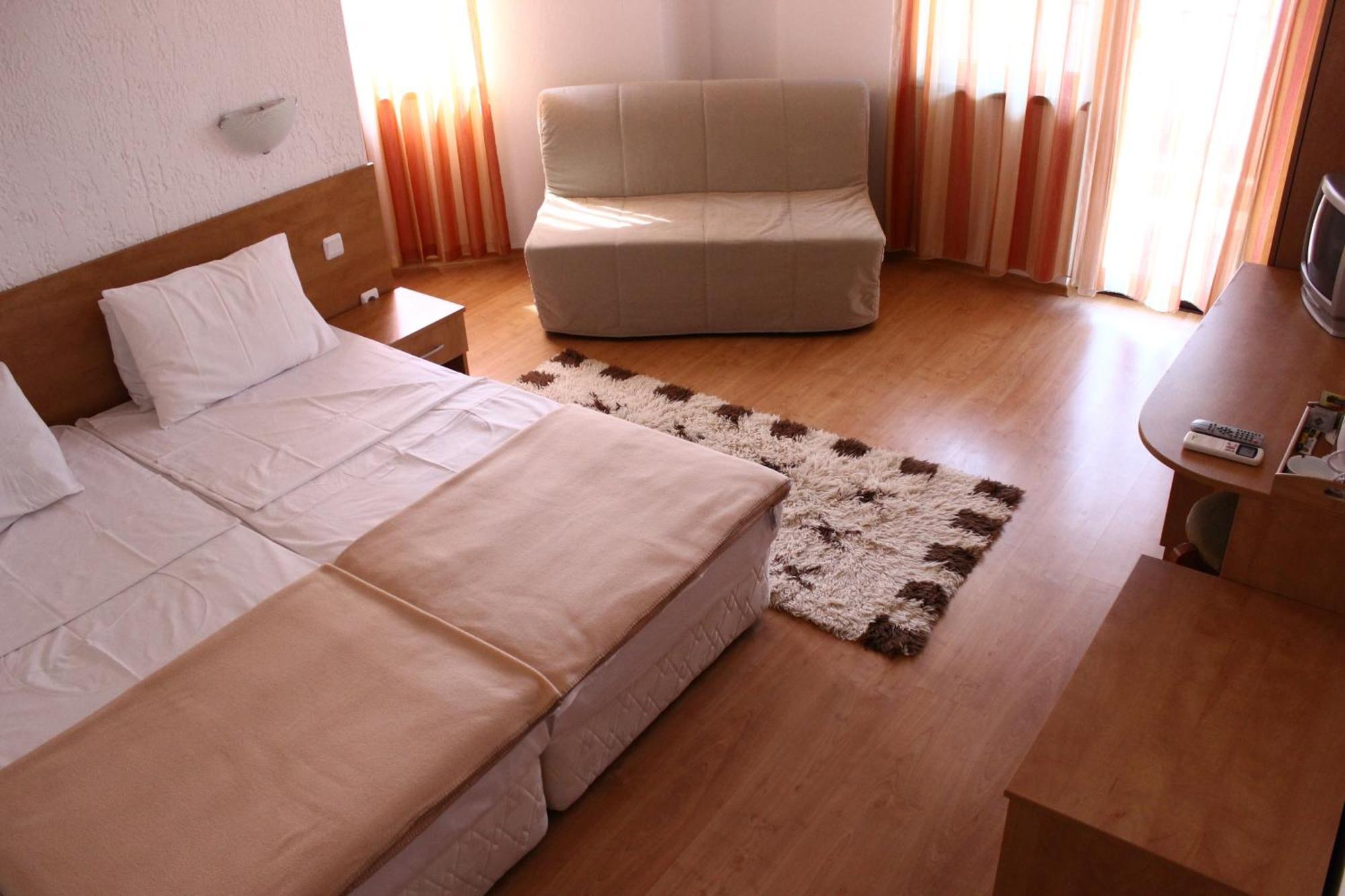 Family Hotel Bellehouse Chernomorets Habitación foto