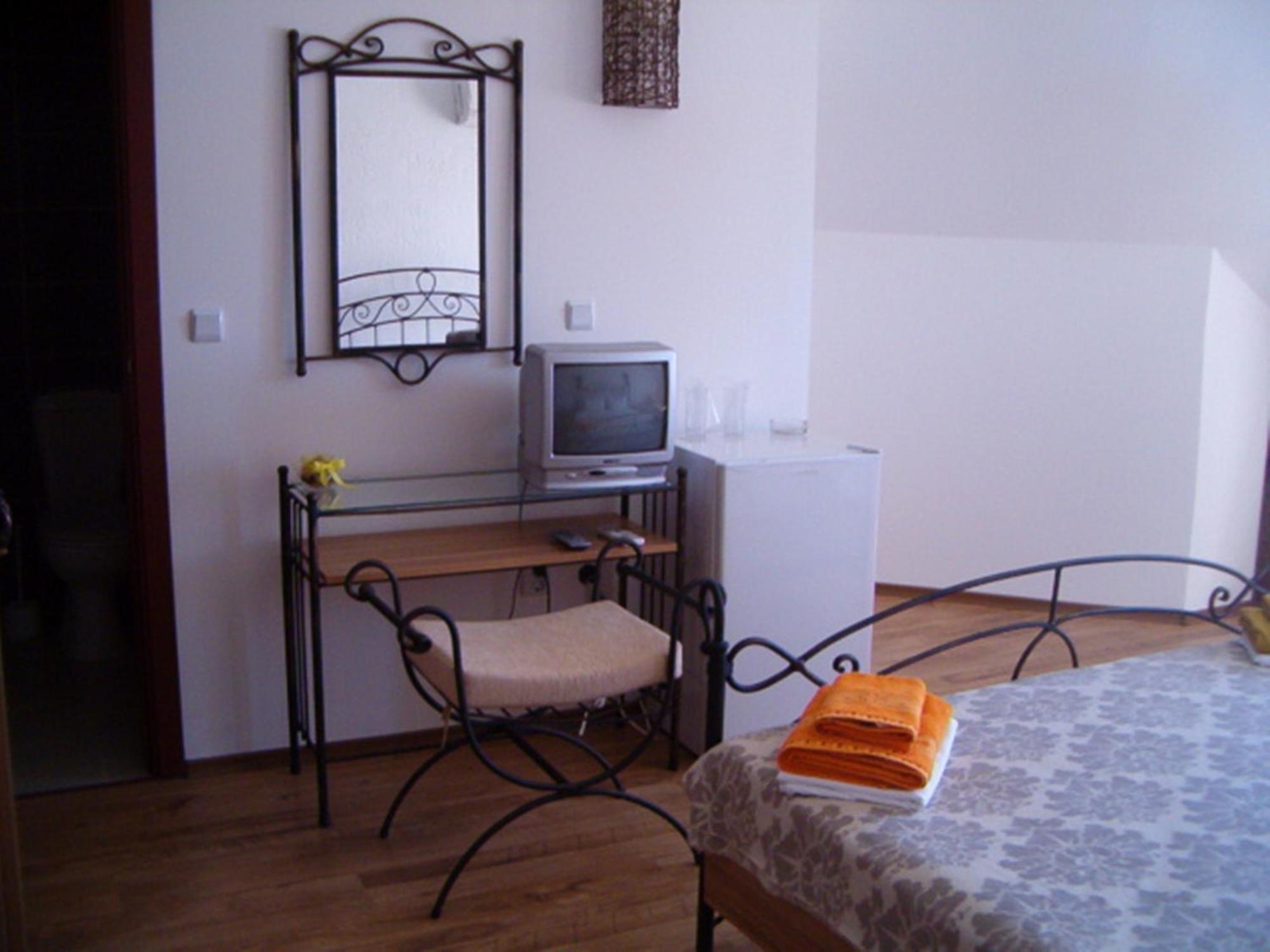 Family Hotel Bellehouse Chernomorets Habitación foto